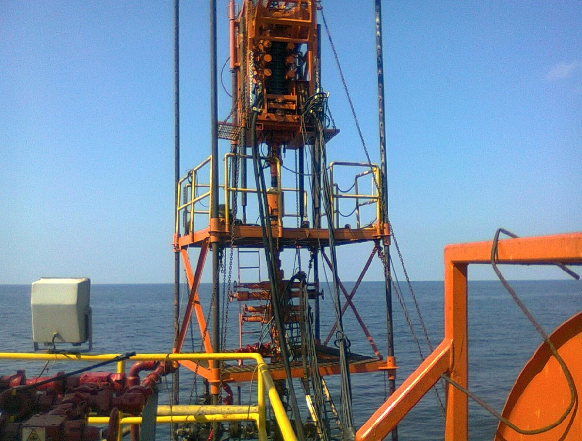 SEPESA leadership at the rig
